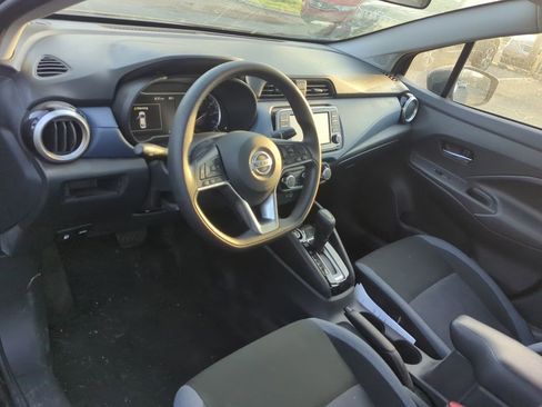 Used 2025 Nissan Versa SV image 7