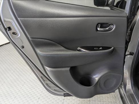 Used 2020 Nissan Leaf SV w/ SV Technology Package image 16