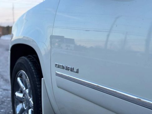 Used 2010 GMC Yukon Denali image 11
