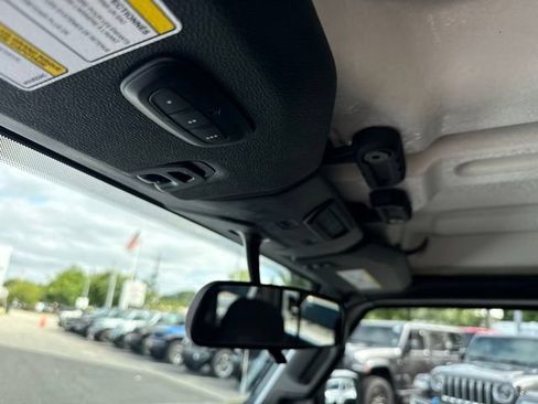 Used 2023 Jeep Wrangler Unlimited Sport AWD/4WD image 38