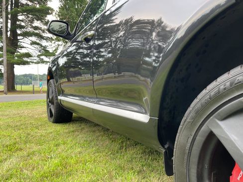 Used 2005 Porsche Cayenne Turbo image 17