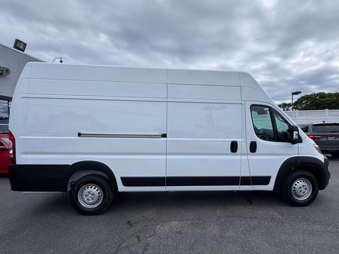 Used 2025 RAM ProMaster 3500 FWD image 10