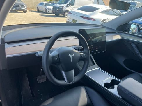 Used 2023 Tesla Model Y Long Range image 19