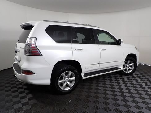 Used 2018 Lexus GX 460 w/ Preferred Accessory Package AWD/4WD image 21