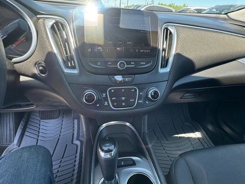 Used 2020 Chevrolet Malibu LT FWD image 14
