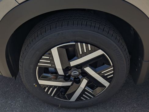New 2026 Nissan Kicks SV w/ Interior Electronics Package FWD image 7