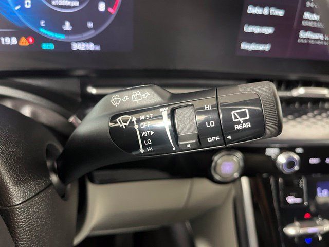 Used 2024 Kia Carnival SX Prestige FWD image 21