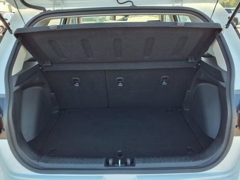 Used 2025 Hyundai Venue SEL FWD image 36