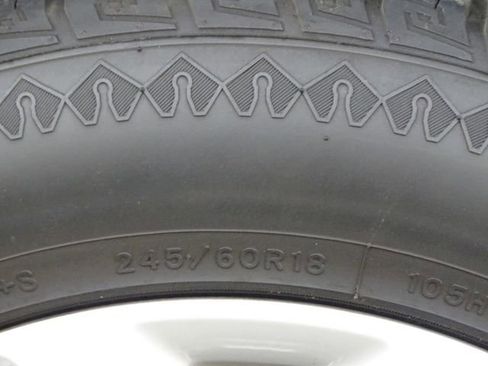 Used 2022 Kia Telluride LX image 37