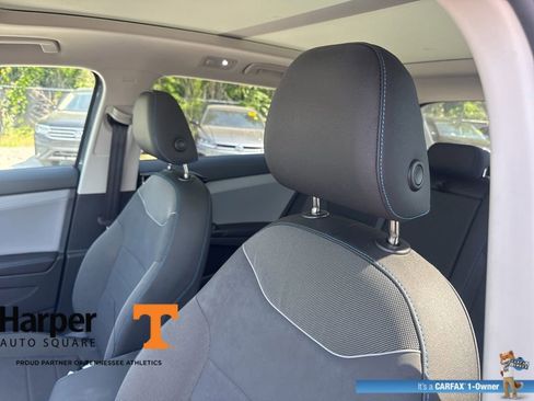 Used 2024 Volkswagen Taos SE FWD image 11