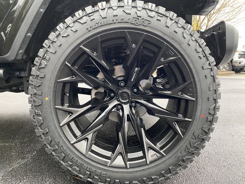 Used 2023 Jeep Gladiator Overland image 40