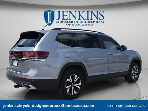 Used 2024 Volkswagen Atlas SE FWD image 4