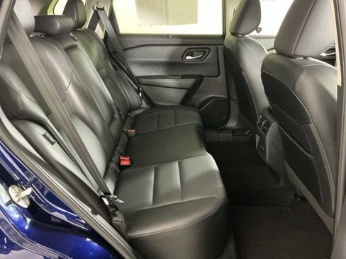 Used 2024 Nissan Rogue SV w/ SV Premium Package AWD/4WD image 6