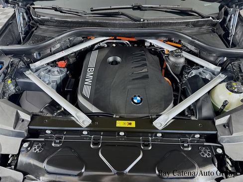 Used 2024 BMW X5 xDrive50e image 31