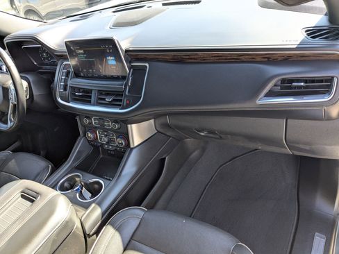 Used 2023 Chevrolet Suburban Premier image 30