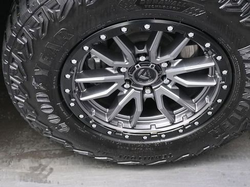 Used 2024 GMC Sierra 1500 AT4X image 29