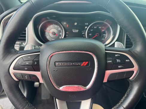 Used 2017 Dodge Charger SXT w/ AWD Plus Group image 19