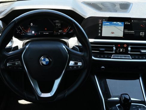 Used 2020 BMW 330i Sedan w/ Convenience Package RWD image 14