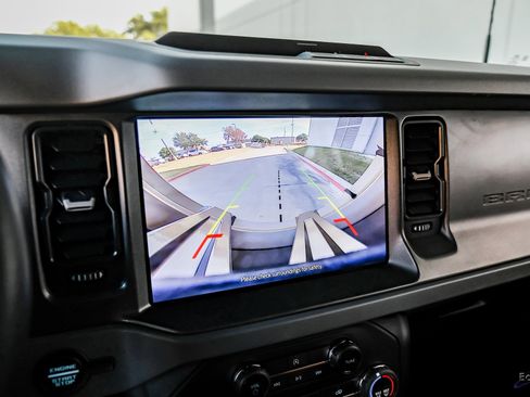 Used 2024 Ford Bronco Big Bend image 65