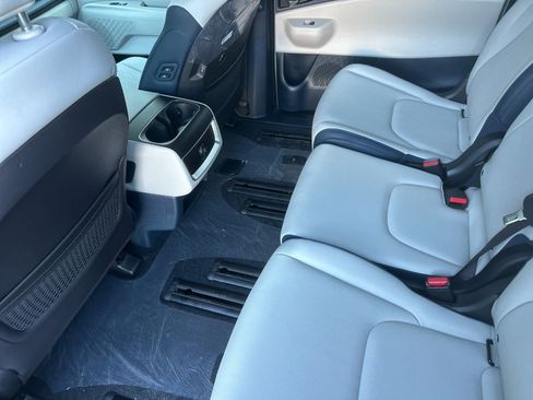 New 2026 Kia Carnival EX FWD image 12