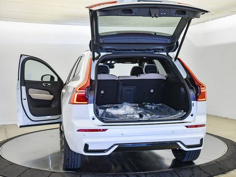 Certified 2026 Volvo XC60 B5 Plus w/ Protection Package Premier AWD/4WD image 32