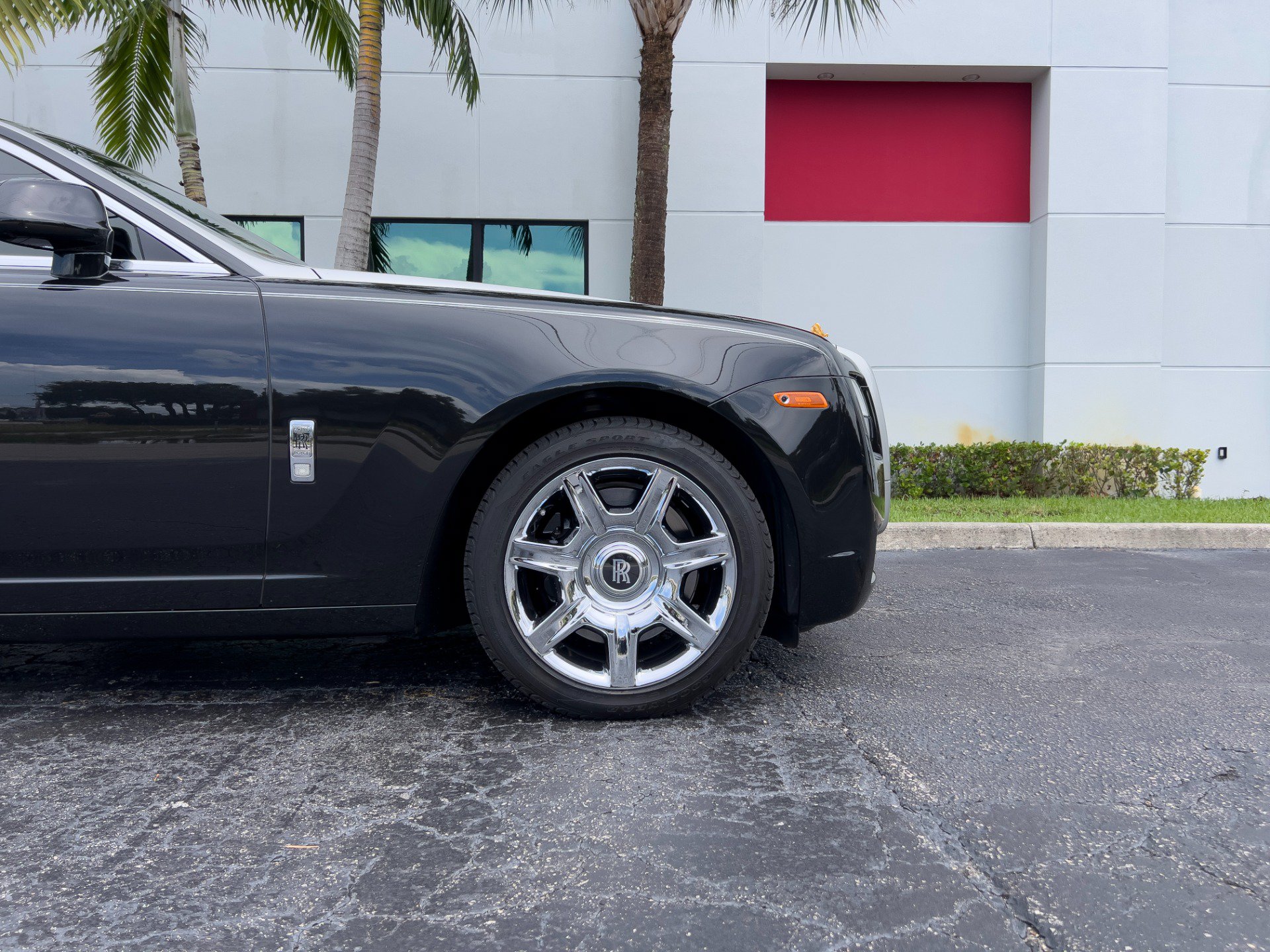 Used 2013 Rolls-Royce Ghost RWD image 10