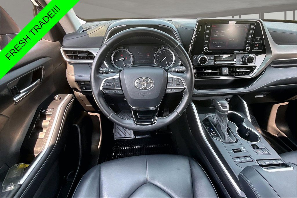 Used 2021 Toyota Highlander XLE AWD/4WD image 8
