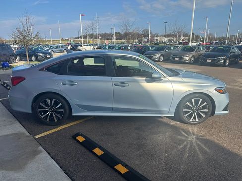 Used 2022 Honda Civic EX image 7