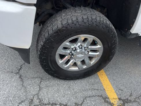 Used 2018 Chevrolet Silverado 2500 LTZ w/ Duramax Plus Package AWD/4WD image 11