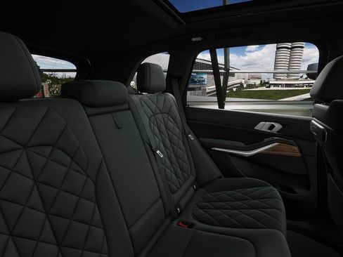 New 2025 BMW X5 xDrive40i w/ M Sport Package image 10