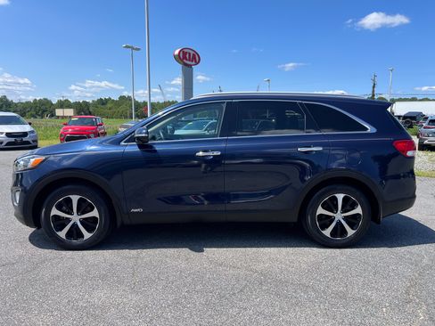 Used 2017 Kia Sorento EX AWD/4WD image 2