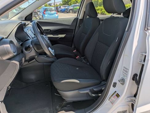 Used 2022 Nissan Kicks S FWD image 7