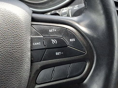Used 2019 Jeep Cherokee Trailhawk AWD/4WD image 20