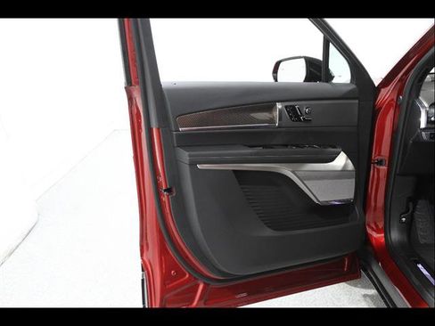 New 2026 Cadillac Vistiq Sport w/ LPO, Floor Liner Package AWD/4WD image 5