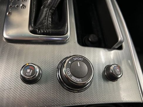 Used 2017 INFINITI Q70 L 3.7 image 18