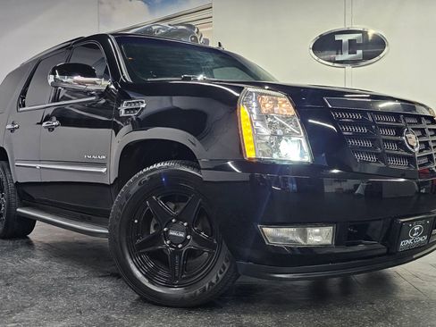 Used 2013 Cadillac Escalade 2WD image 9