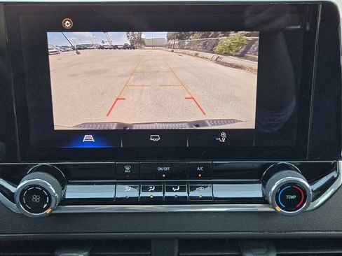 Used 2024 Chevrolet Colorado W/T RWD image 18
