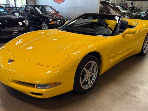 Used 2002 Chevrolet Corvette w/ Preferred Equipment Group2 image 8