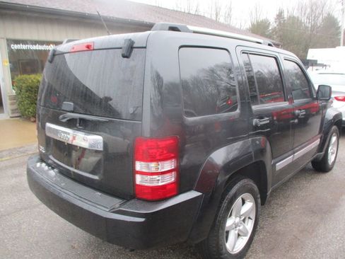 Used 2010 Jeep Liberty Limited image 4