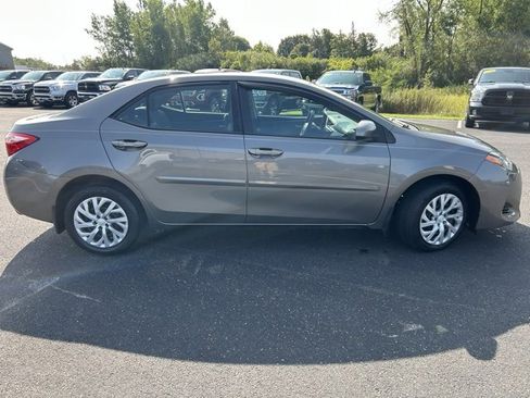 Used 2018 Toyota Corolla LE image 8