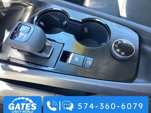 Used 2025 Nissan Rogue SV AWD/4WD image 30