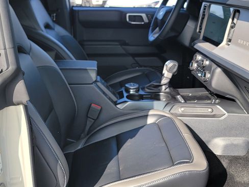 New 2025 Ford Bronco Outer Banks AWD/4WD image 15