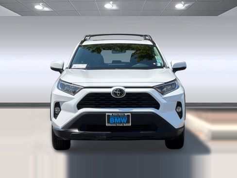 Used 2021 Toyota RAV4 XLE w/ Convenience Package FWD image 6