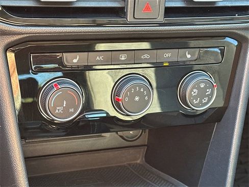 Certified 2023 Volkswagen Taos SE image 31