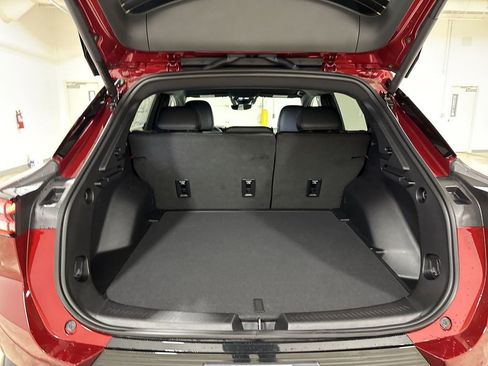 New 2026 Chevrolet Equinox EV LT w/ Convenience Package II image 24