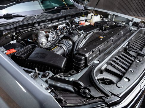 Used 2025 Chevrolet Silverado 2500 LTZ w/ LTZ Plus Package image 40