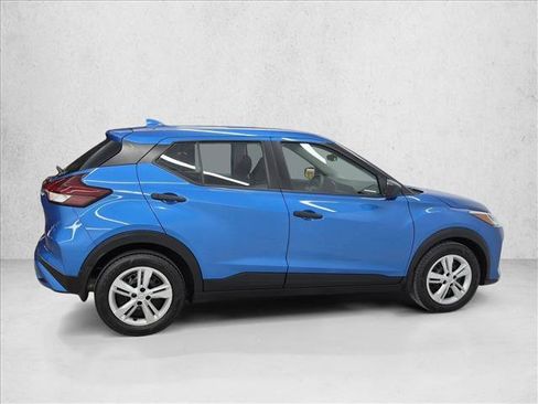 Used 2023 Nissan Kicks S FWD image 4