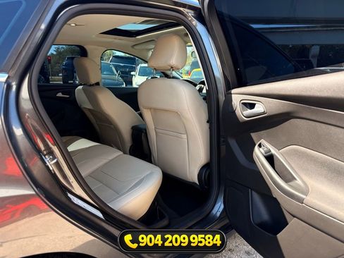 Used 2017 Ford Focus Titanium FWD image 28