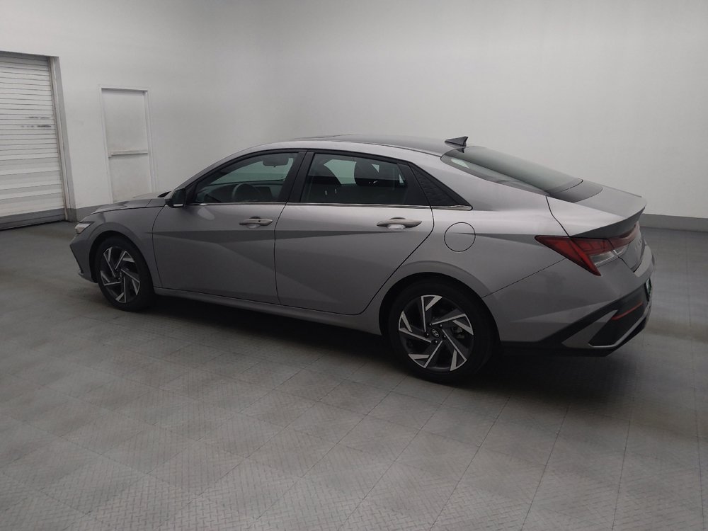 Used 2025 Hyundai Elantra SEL FWD image 3