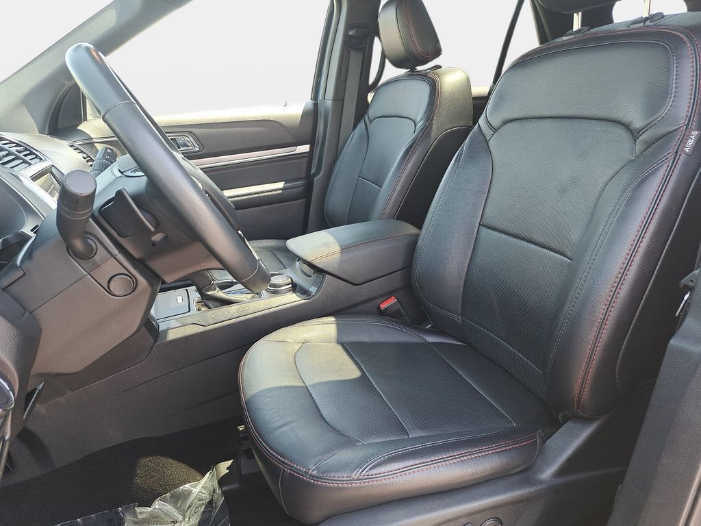 Used 2019 Ford Explorer Sport w/ Equipment Group 401A AWD/4WD image 18